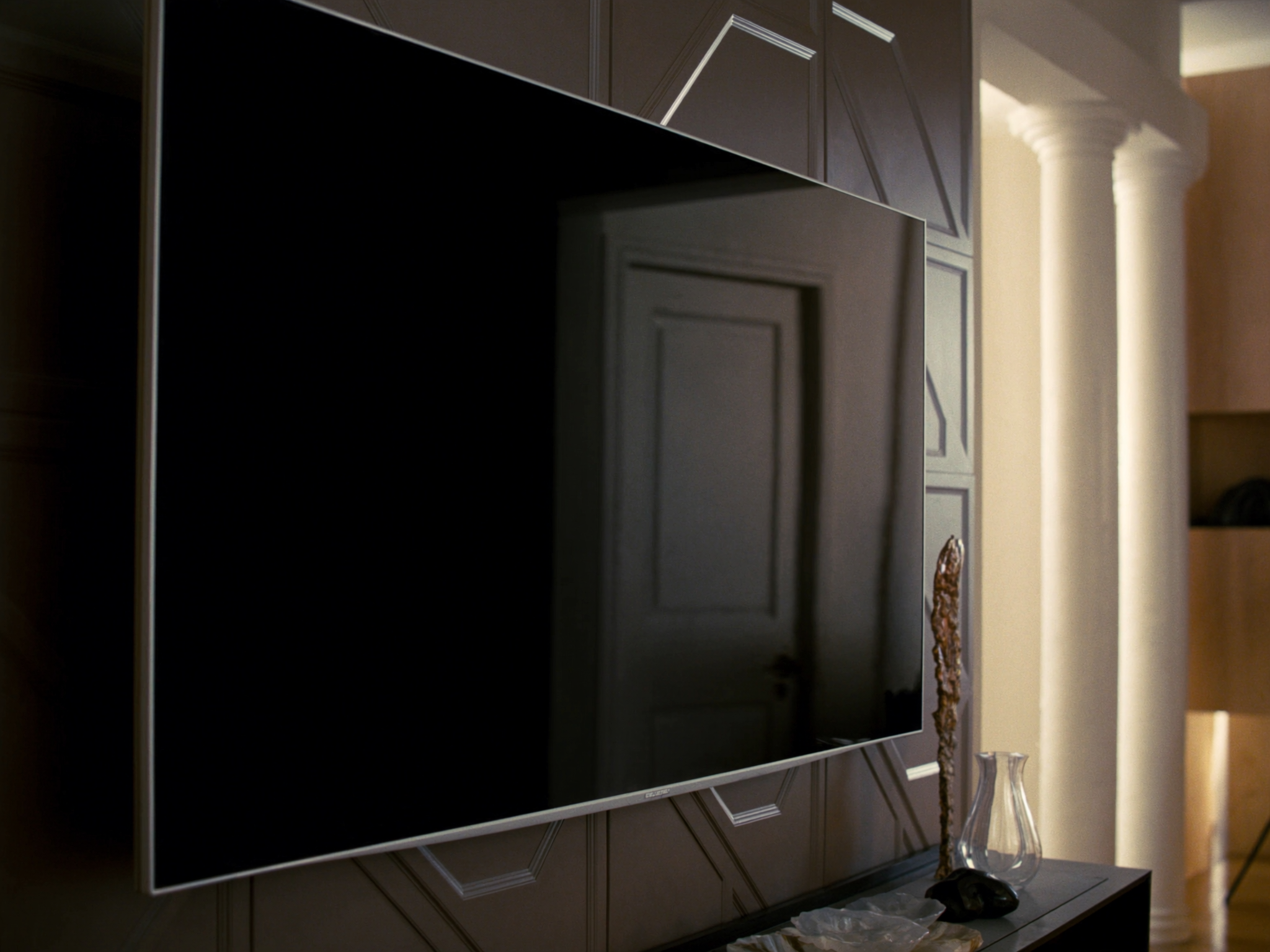 AV & TV — Seamless TV mount, cabling hidden
